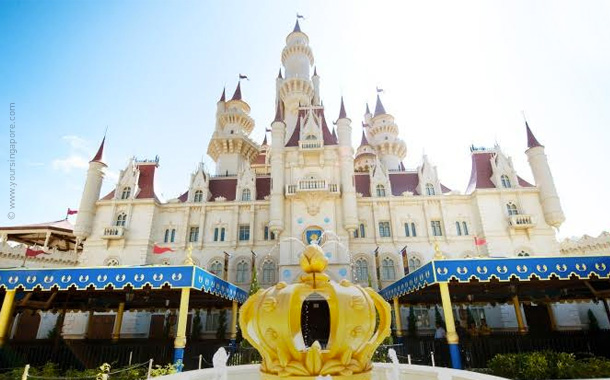 Induldge into Universal Studios Activities - Singapore Holidays