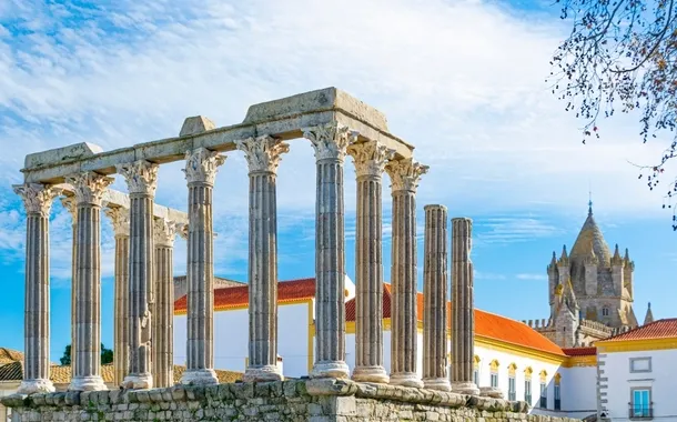 Day 6: Transfer to Lisbon | Enroute Mérida | Évora