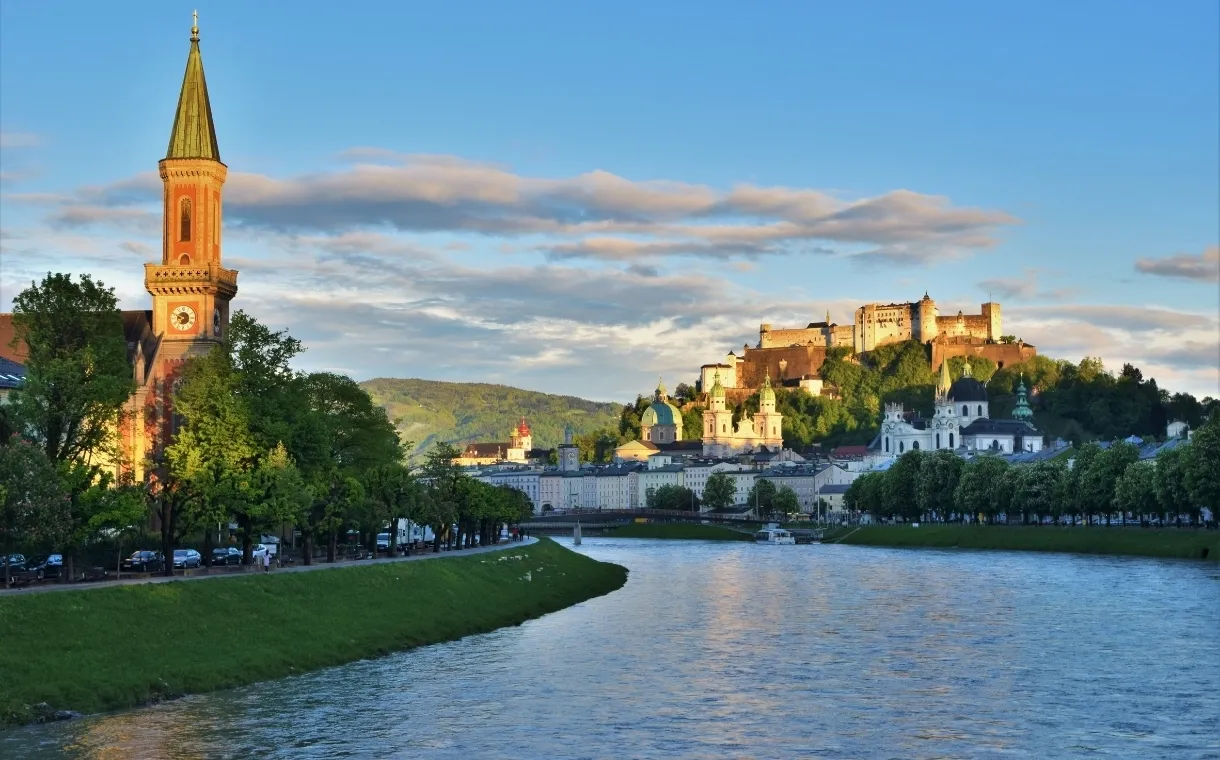 Day 5: Transfer to Salzburg | Enroute Hallstatt | Check-in