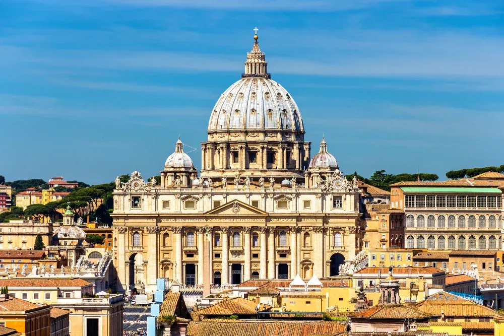 Optional Vatican Museum & Sistine Chapel | Transfer to Pisa | Check in