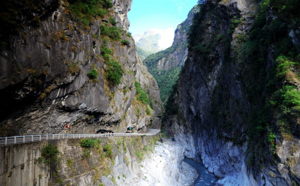 Musafir-Taiwan-TAROKO-NATIONAL-PARK-en-route-Taipei